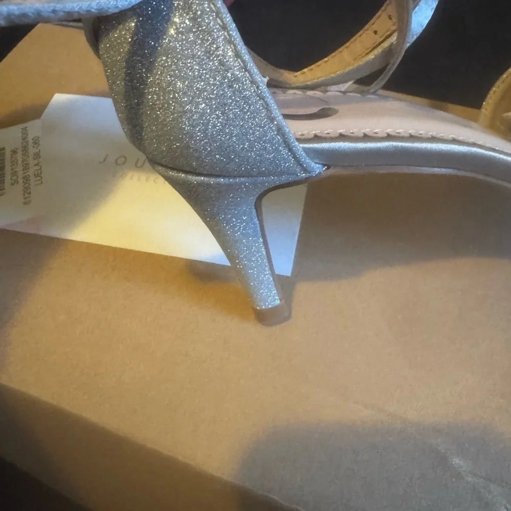 NIB DSW Silver Glitter Heels - Picture 8 of 10